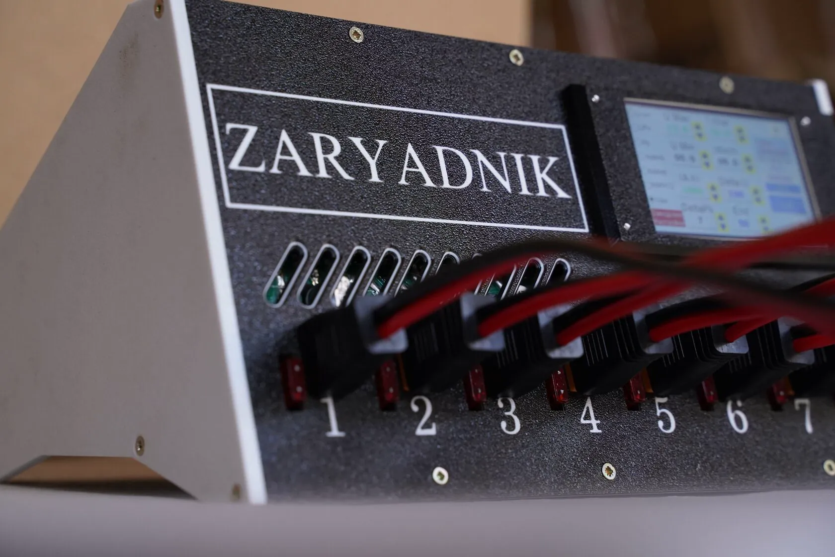Подключение аккумуляторной сборки к ZARYADNIK